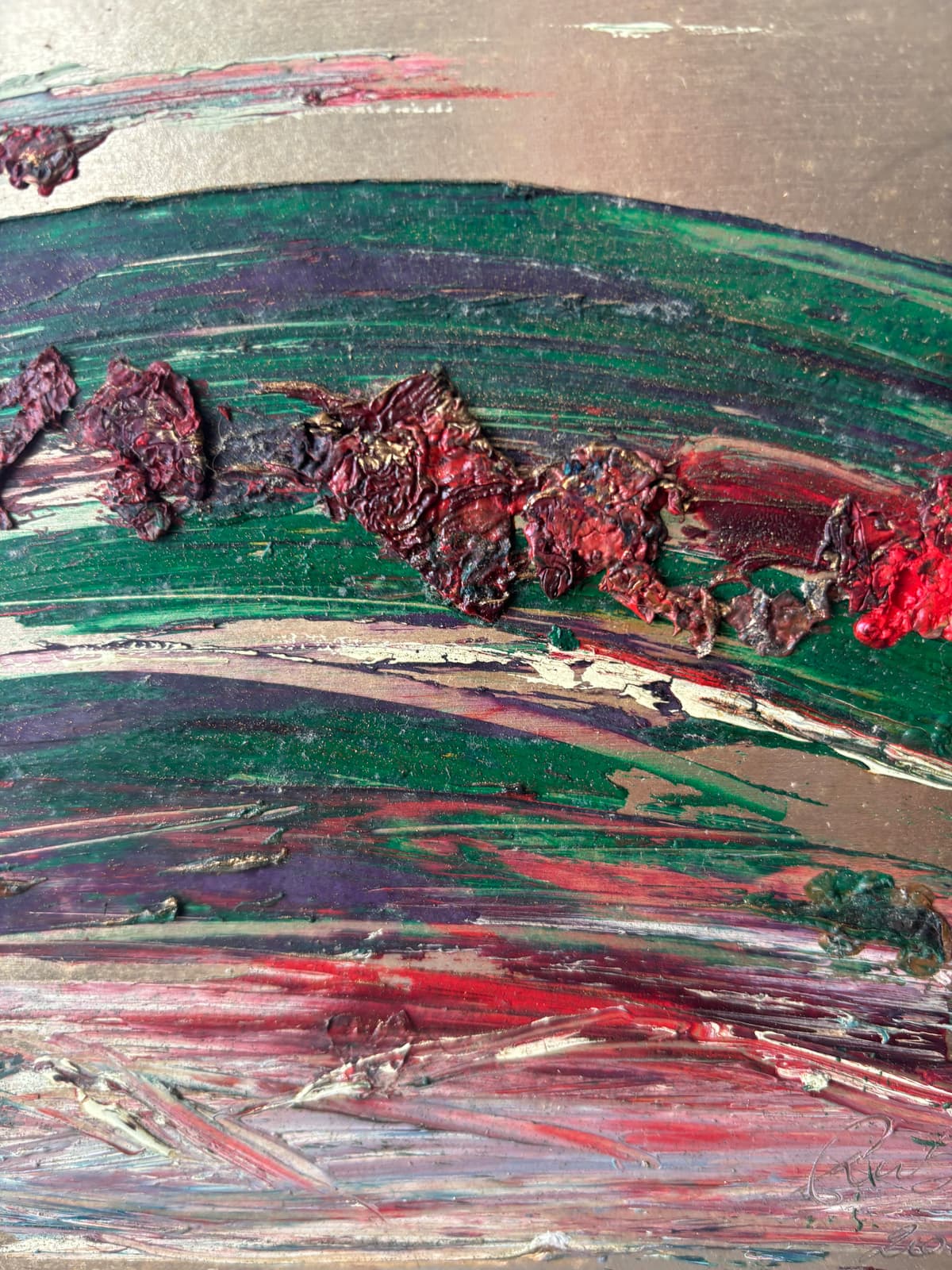 Traces of Red and Green