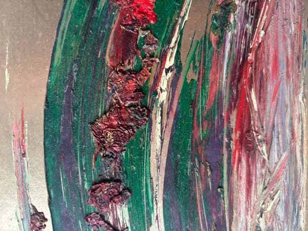 Traces of Red and Green