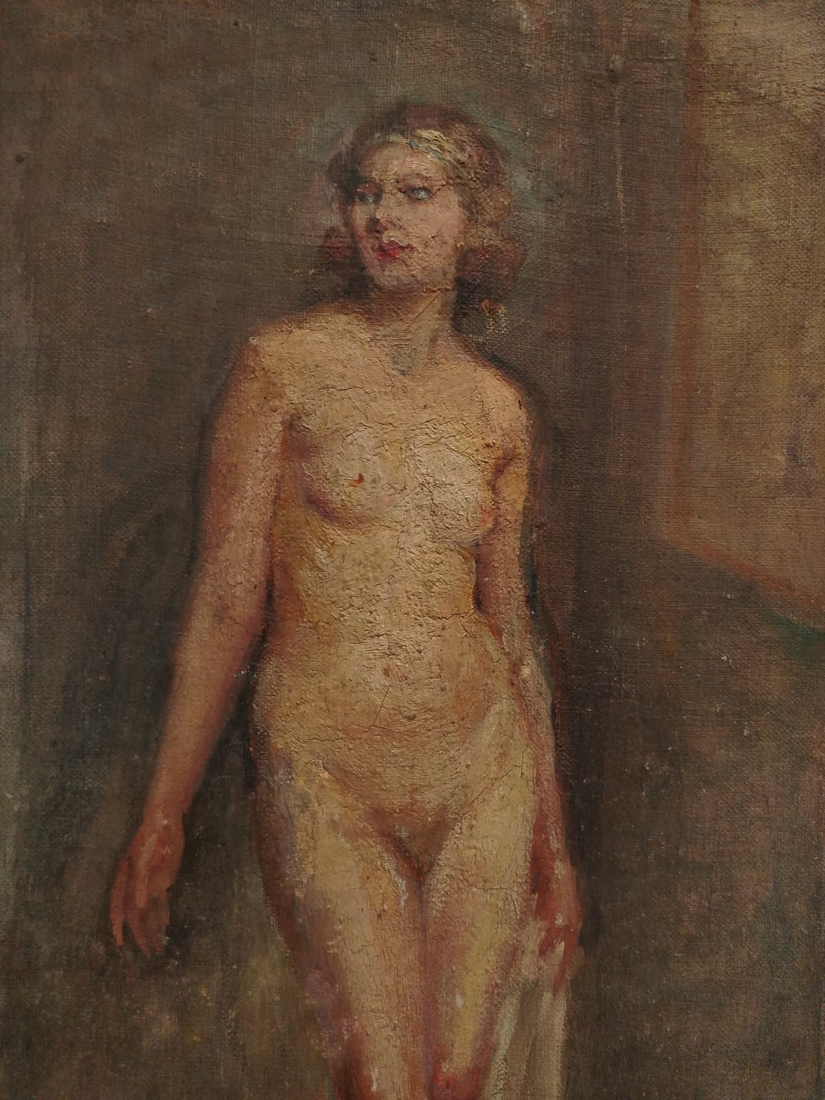 Műtermi fényben álló modell