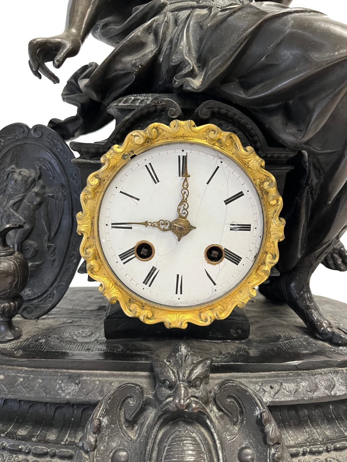 Kandallóóra - Pallas Athéné Istennő -  ülő szobrával díszítve