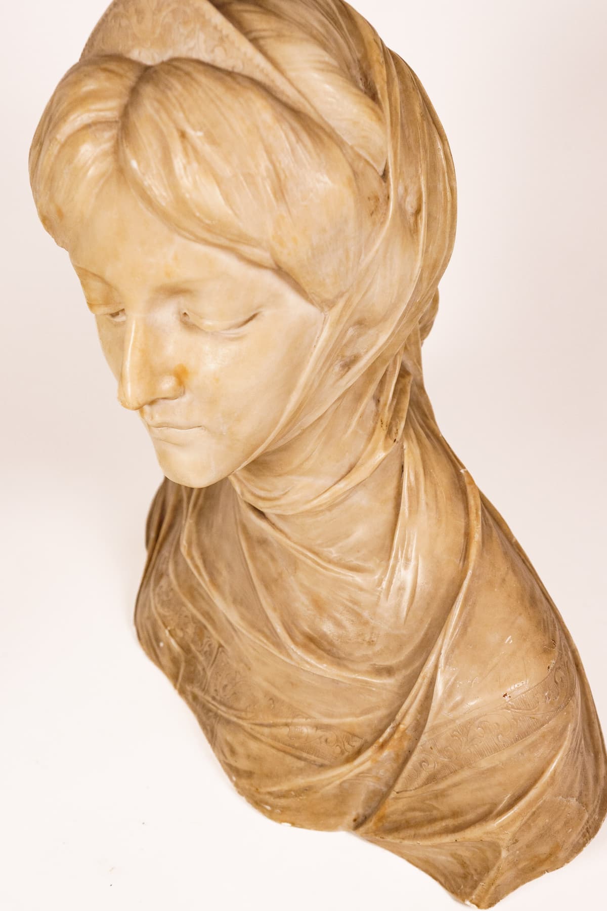 Női neoreneszánsz mellszobor