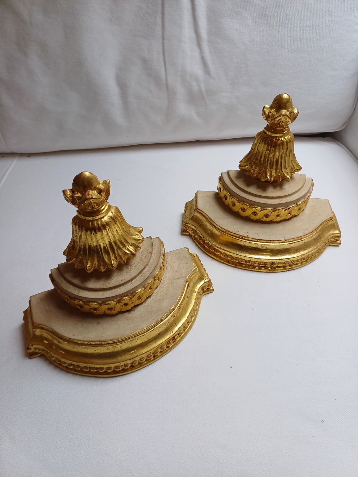 Faragott aranyozott dísz konzol párban