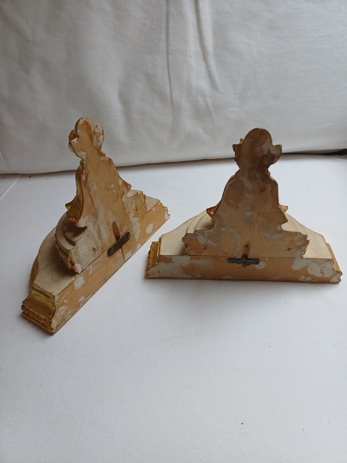 Faragott aranyozott dísz konzol párban