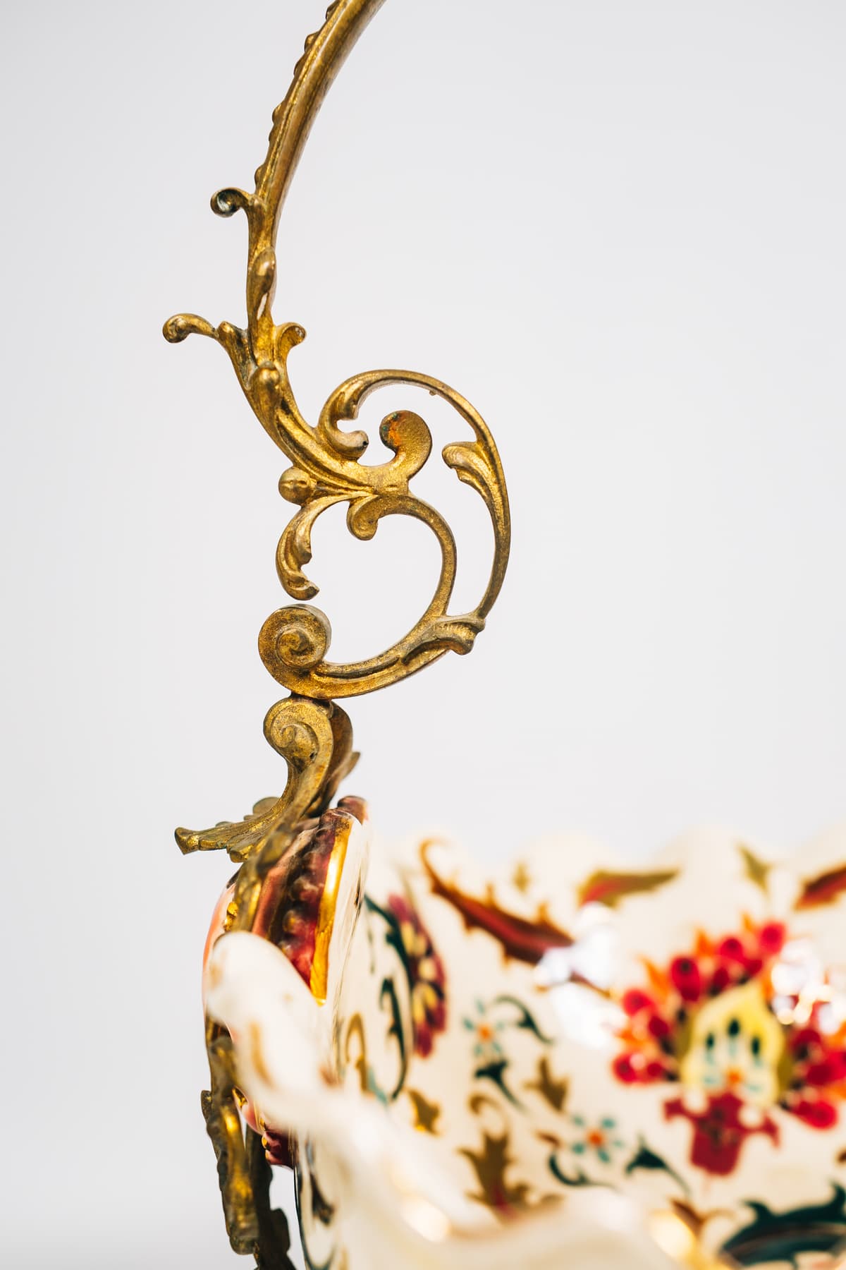 Zsolnay - Virágindás kosártál