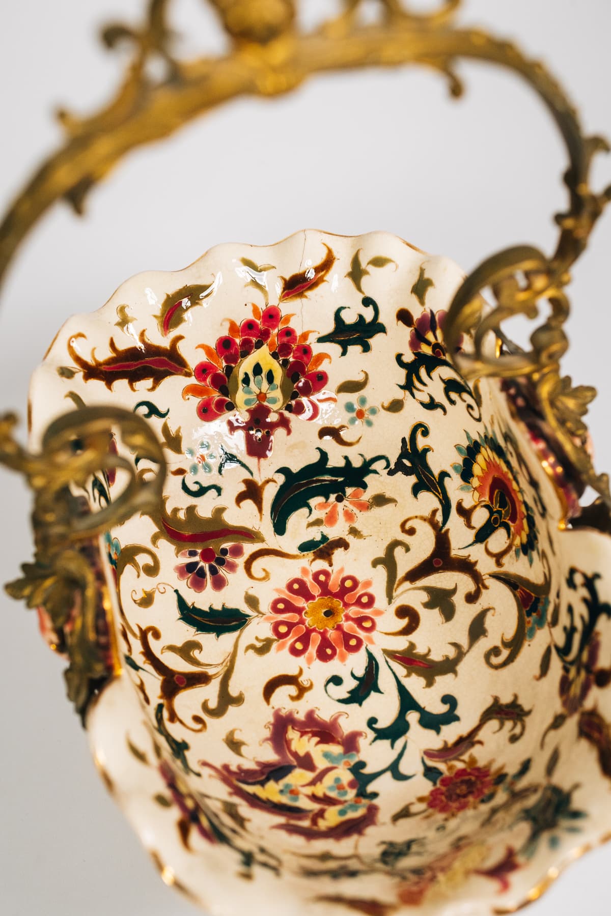 Zsolnay - Virágindás kosártál