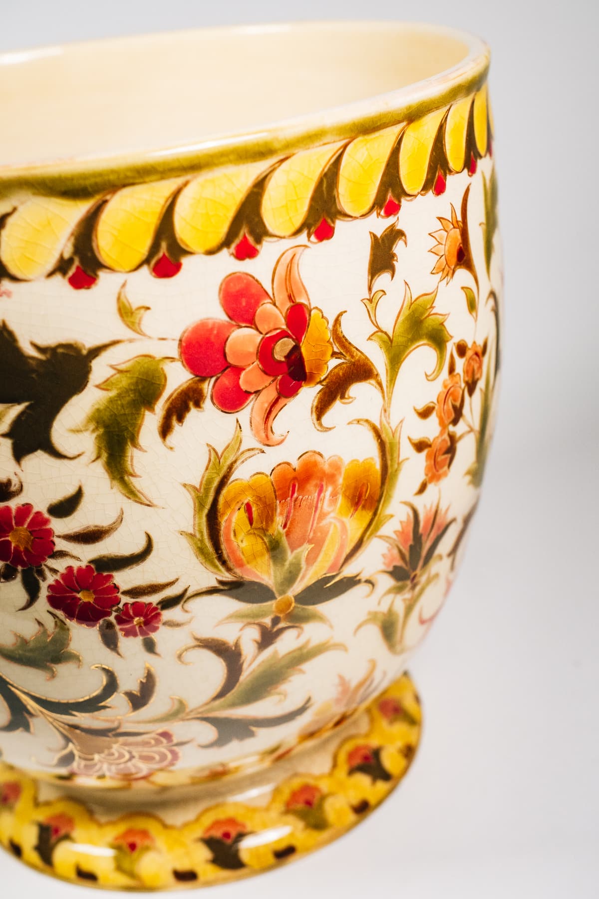 Zsolnay - Aranyozott kaspó