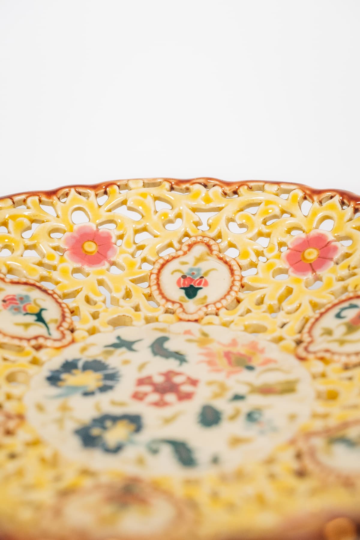 Zsolnay - Asztali talpas kínáló tál