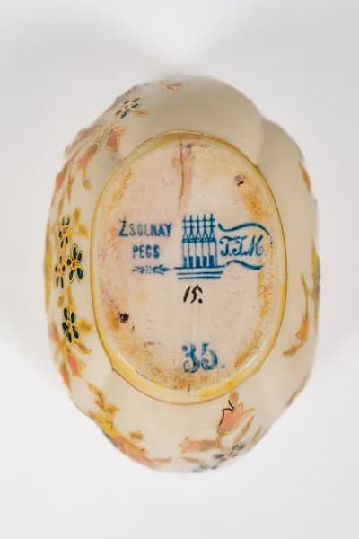 Zsolnay - Díszes porcelán kaspó - áttört peremezéssel