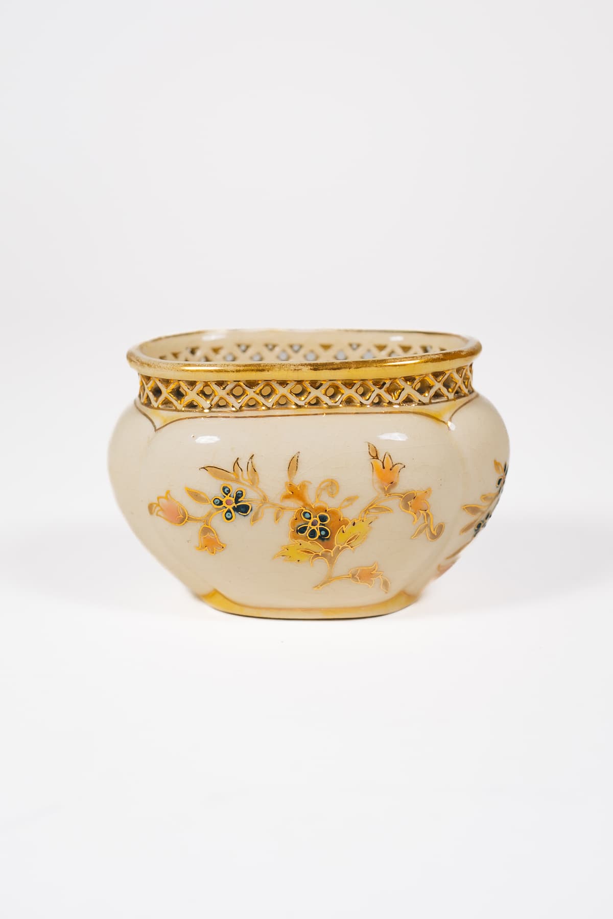 Zsolnay - Díszes porcelán kaspó - áttört peremezéssel