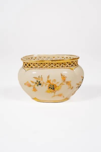Zsolnay - Díszes porcelán kaspó - áttört peremezéssel