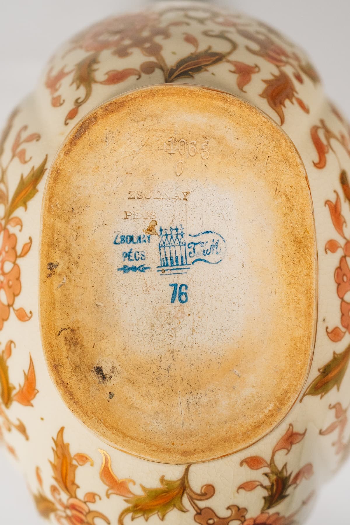 Zsolnay - Áttört peremű kaspó