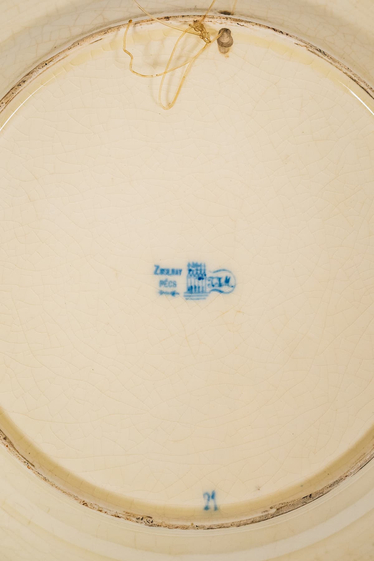 Zsolnay - Dísztányér vadászjelenettel