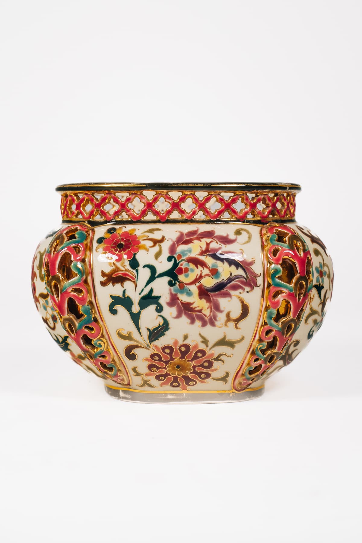 Zsolnay - Áttört peremű virágdíszes kaspó