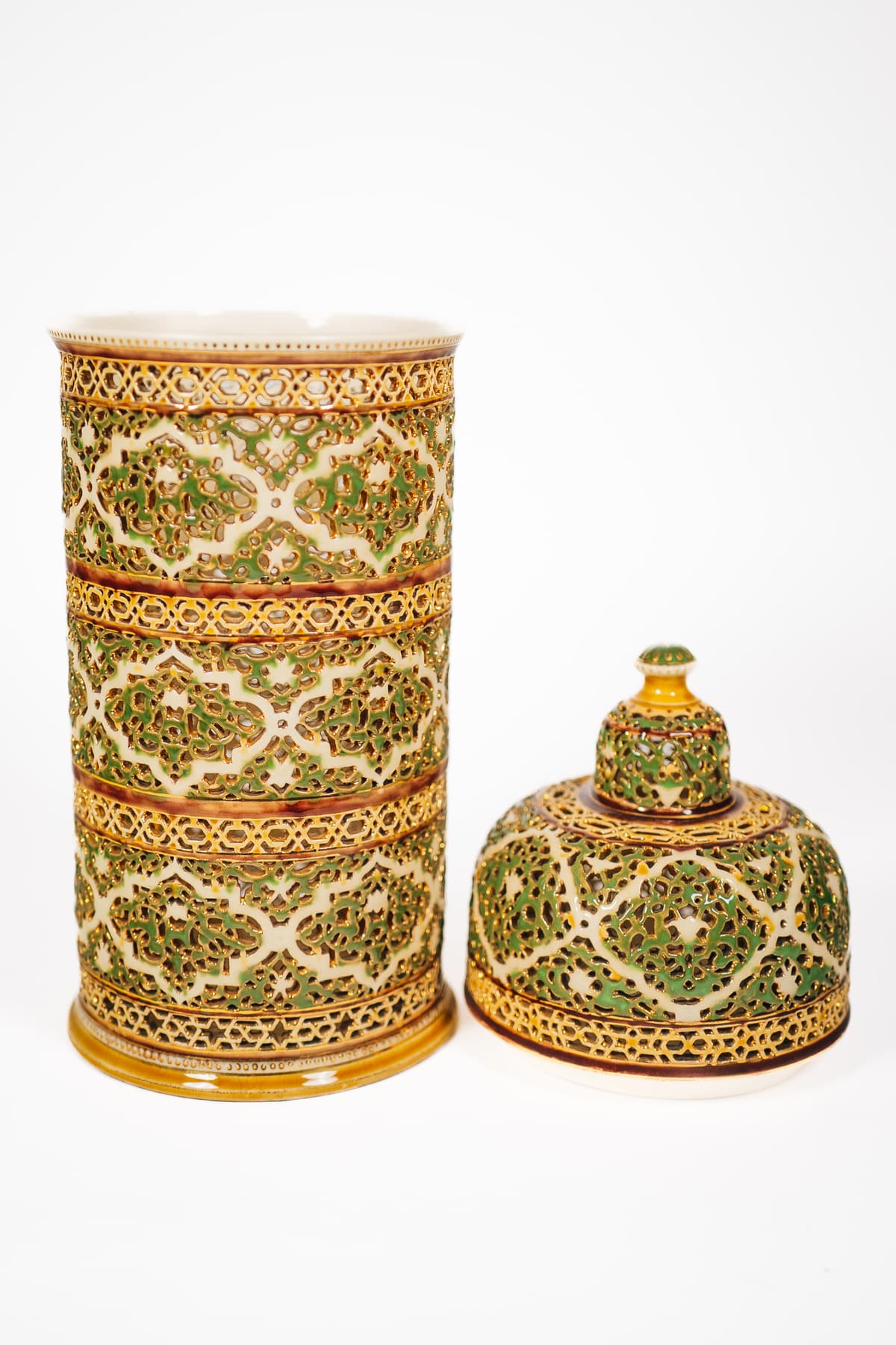 Zsolnay -Díszedény fedéllel