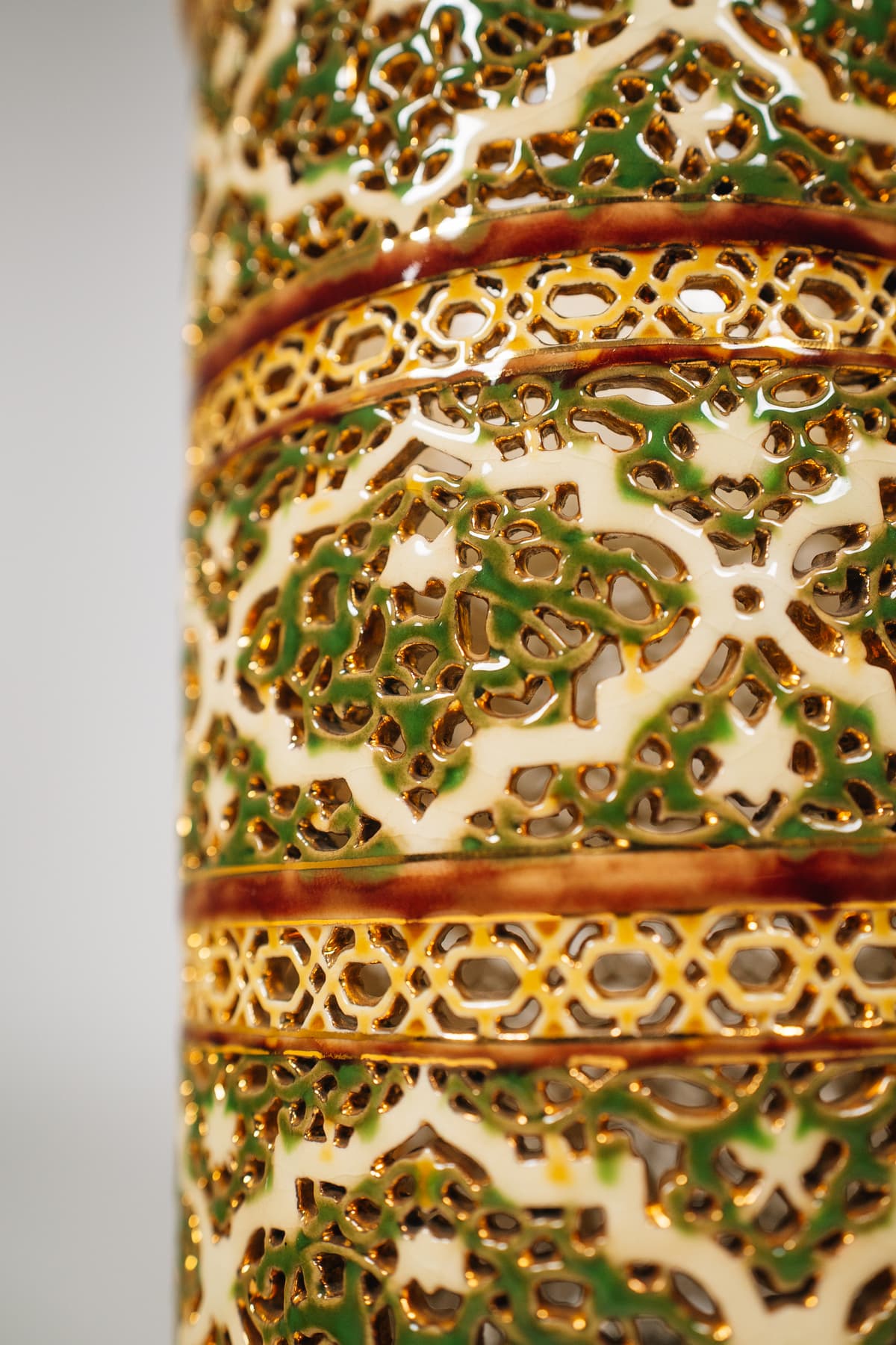 Zsolnay -Díszedény fedéllel