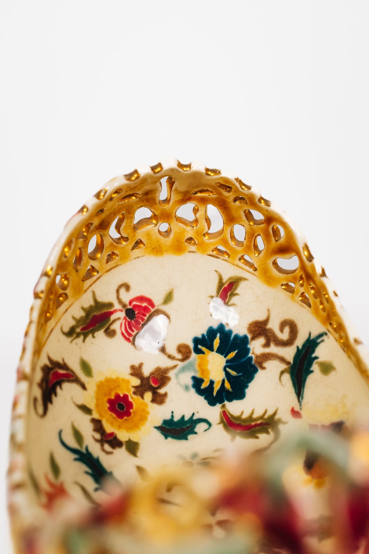 Zsolnay - Asztali kínálótál bronz talpon