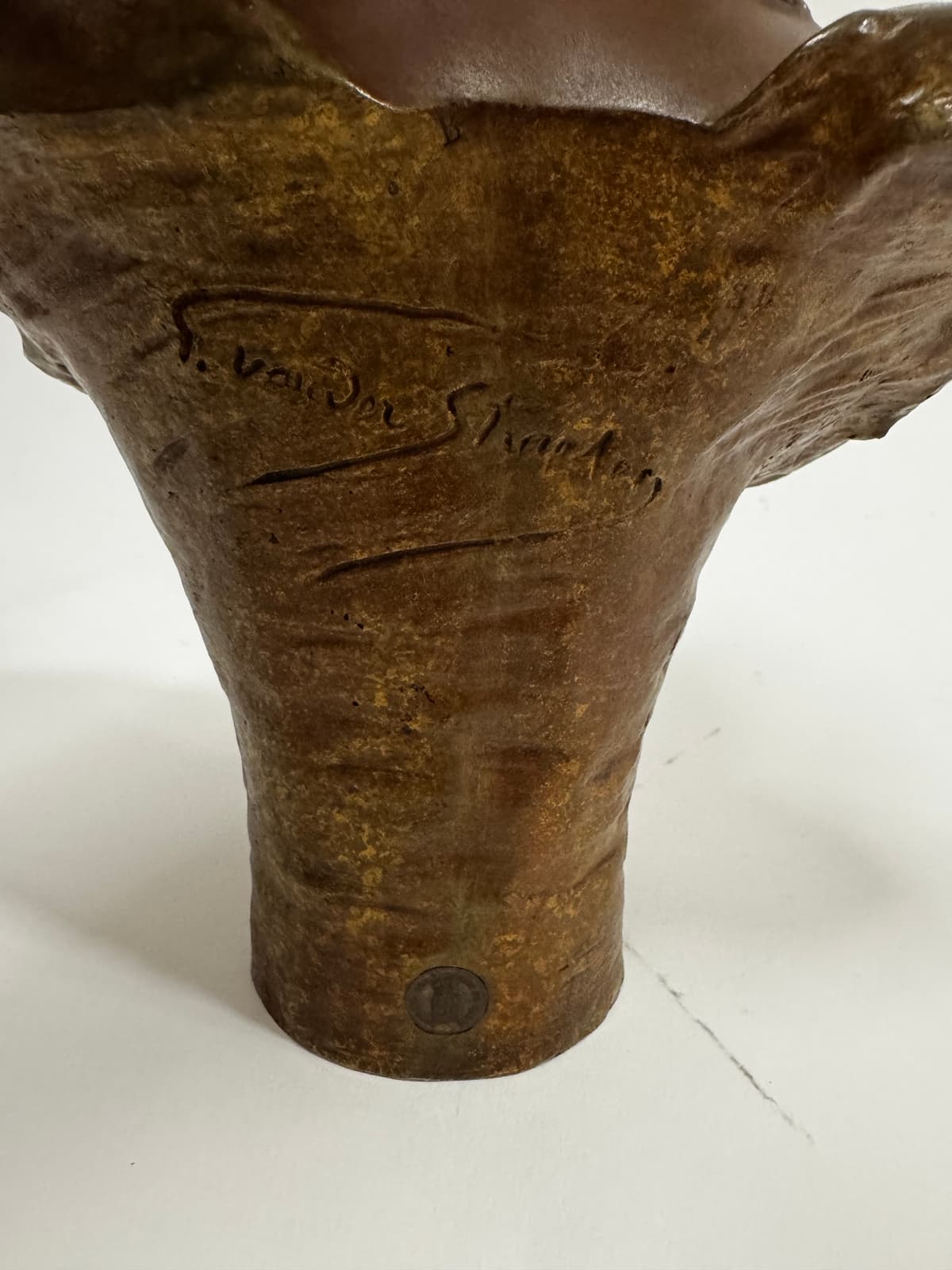 Francia terrakotta mellszobor