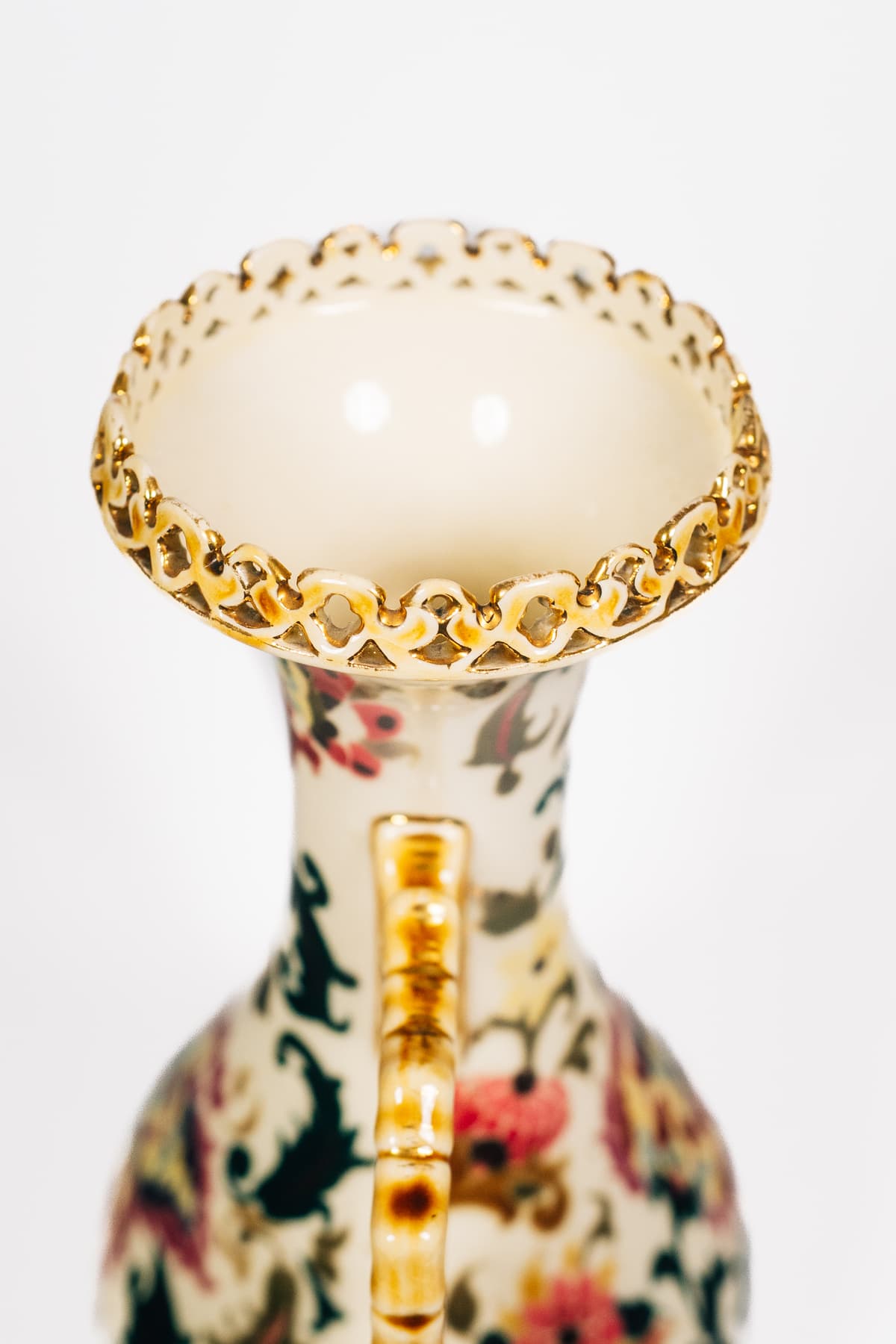 Zsolnay - Áttört füles váza