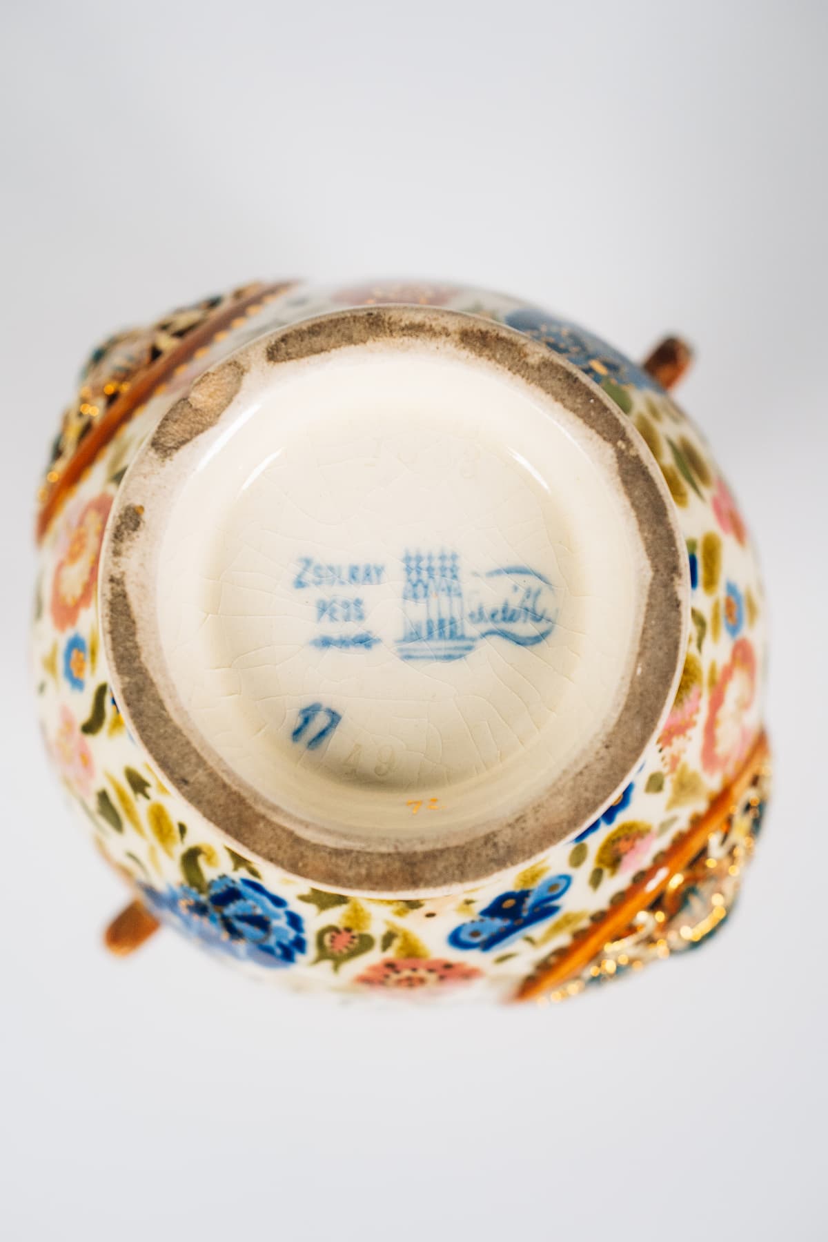 Zsolnay - Áttört füles váza