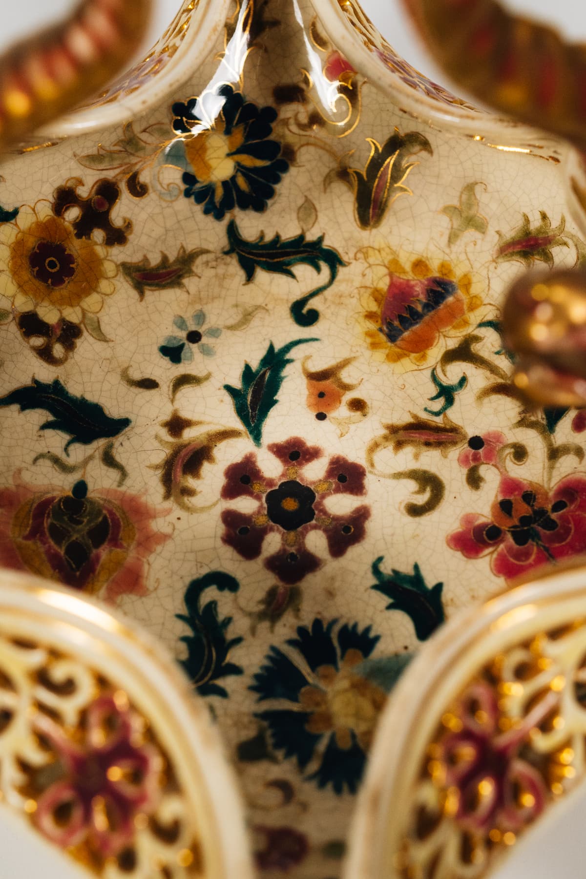 Zsolnay - Sárkányfüles kosárka