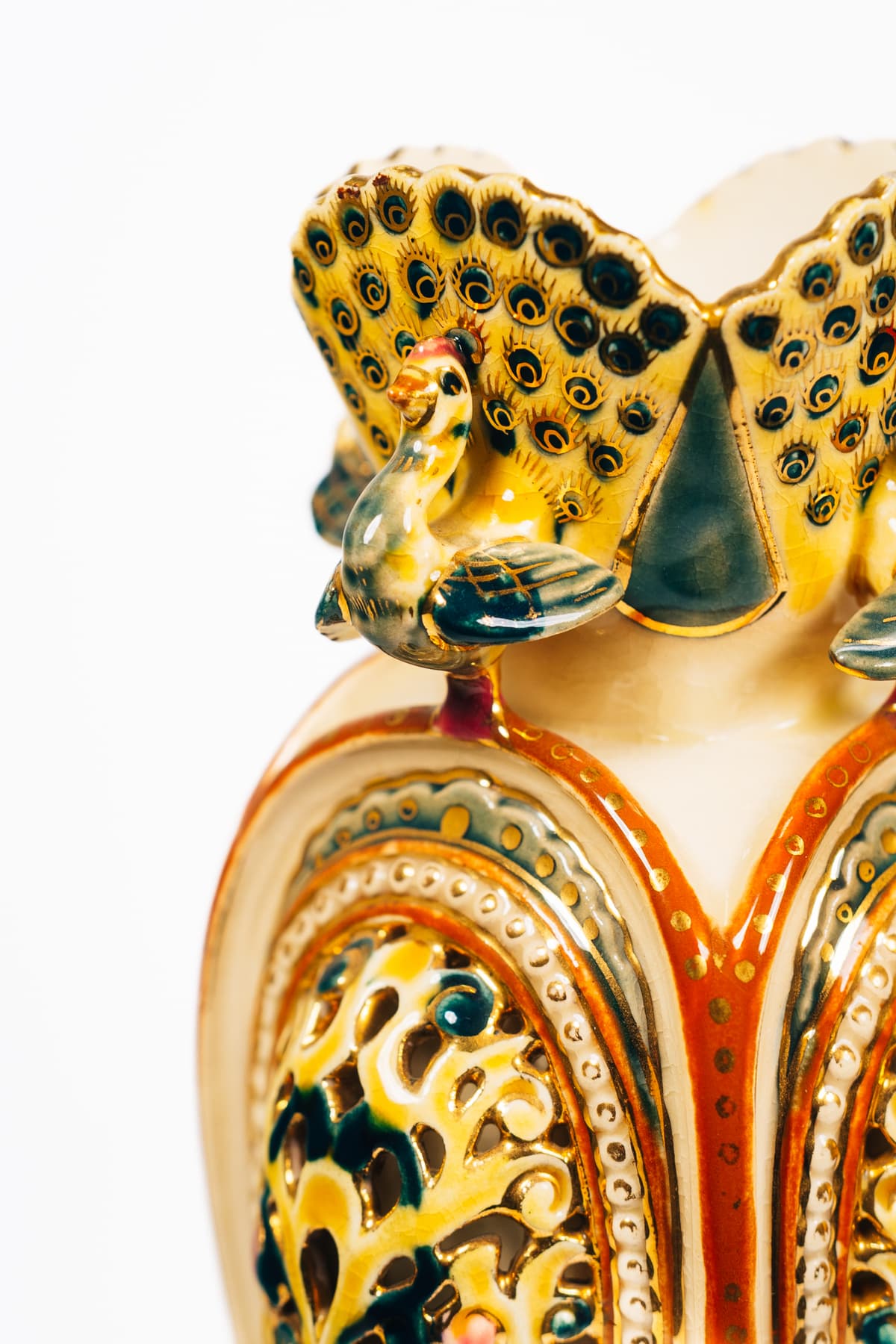 Zsolnay - Díszváza pávaszobros nyakkal II.