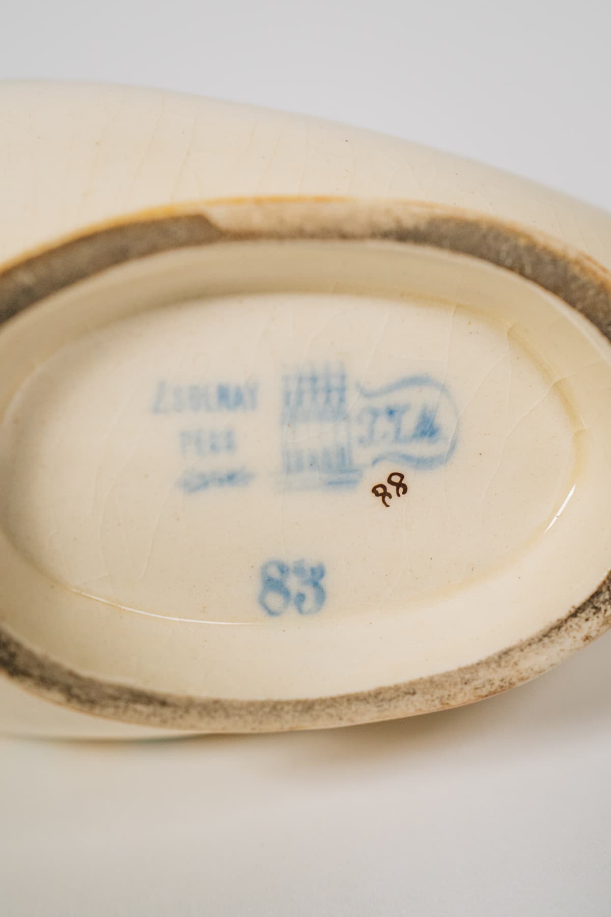 Zsolnay - Díszes kínáló