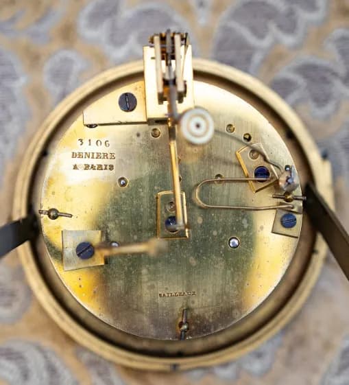 French mantel clock 19th century, gilded bronz, Guillaume Deniére á Paris