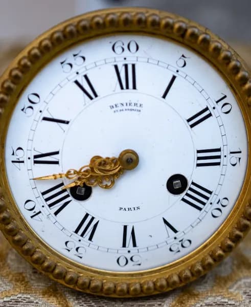 French mantel clock 19th century, gilded bronz, Guillaume Deniére á Paris