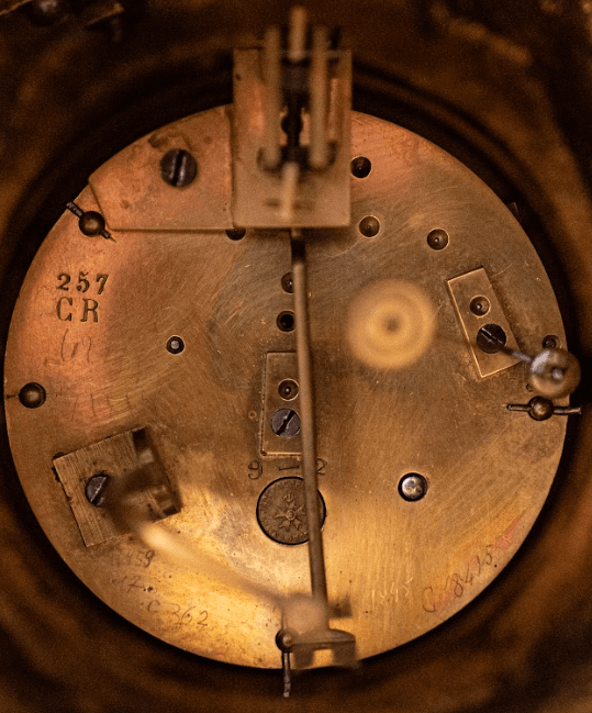 Francia három darabos tűzi aranyozott bronz kandalló óra szett