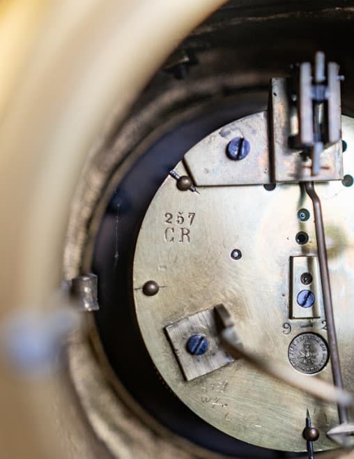 Francia három darabos tűzi aranyozott bronz kandalló óra szett