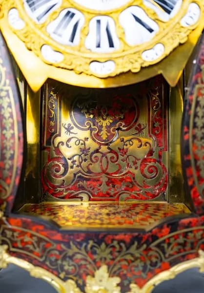 French red boulle cartell clock 19th century peacock and acchantus design Martinot á Paris