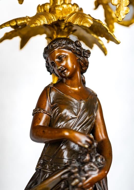 "L'Amour Paternel" három darabos bronz patinás, tűzi aranyozott kandalló óra szett