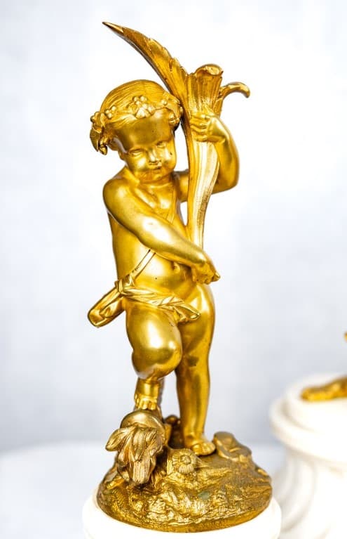 Három részes kandalló óra szett tűzi aranyozott bronz és fehér márvány