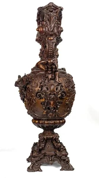Grand patinated vase