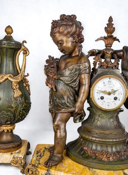 Három részes bronz patinás fém ötvözet kandalló óra szett