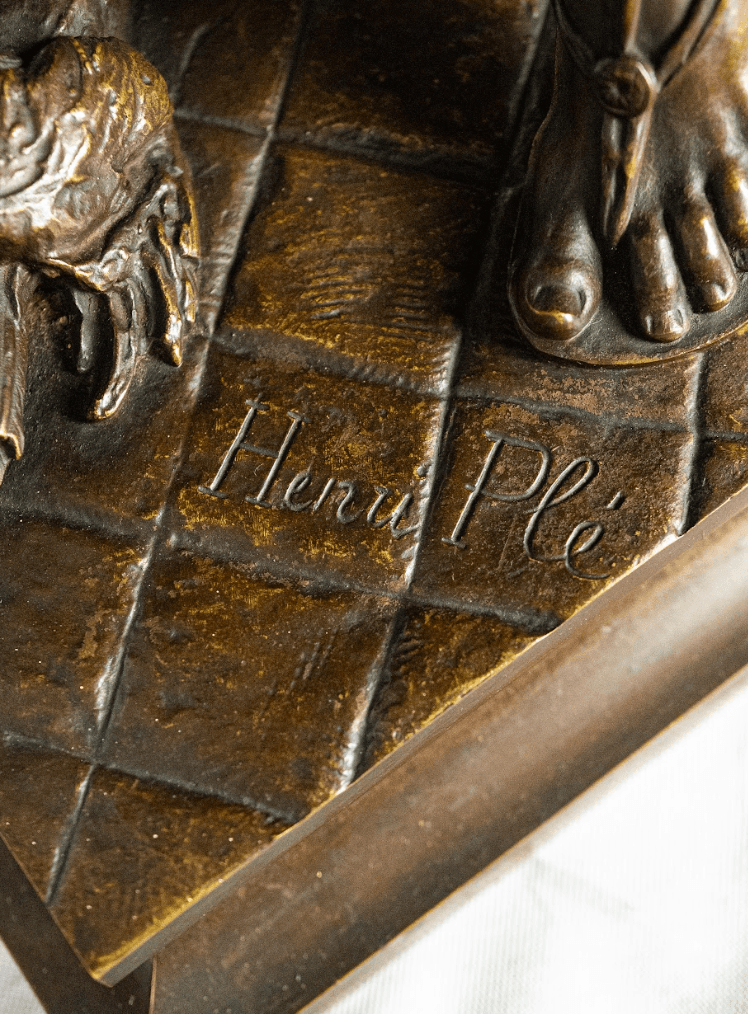 Henri Plé 'Mohikan' bronz szobor