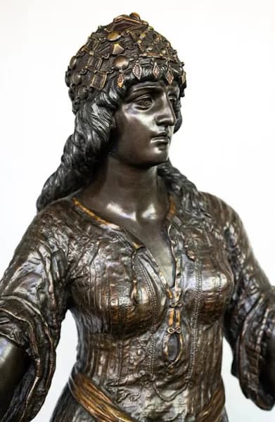 Guillemain, Judith, bronze sculpture