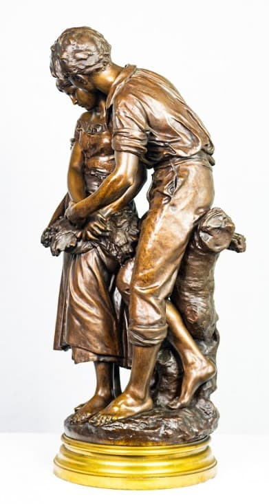 Fiatal pár bronz szobor