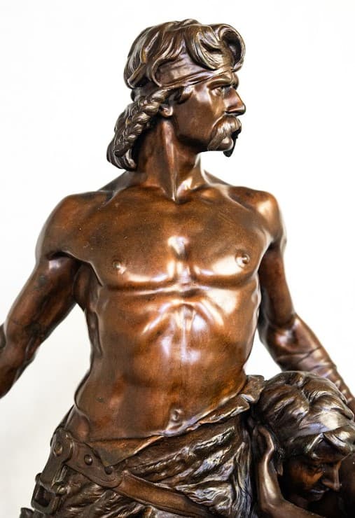 'La Défense du Foyer' bronz szobor