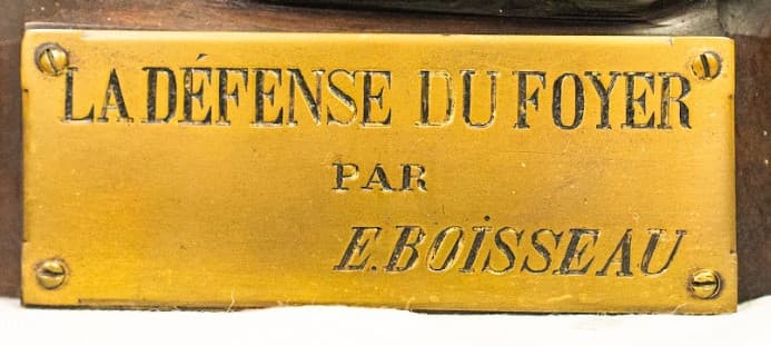 'La Défense du Foyer' bronz szobor