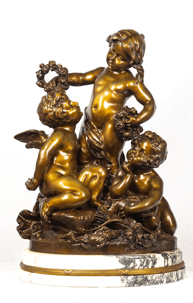 "Tre putti" bronz szobor fehér márvány talpazat