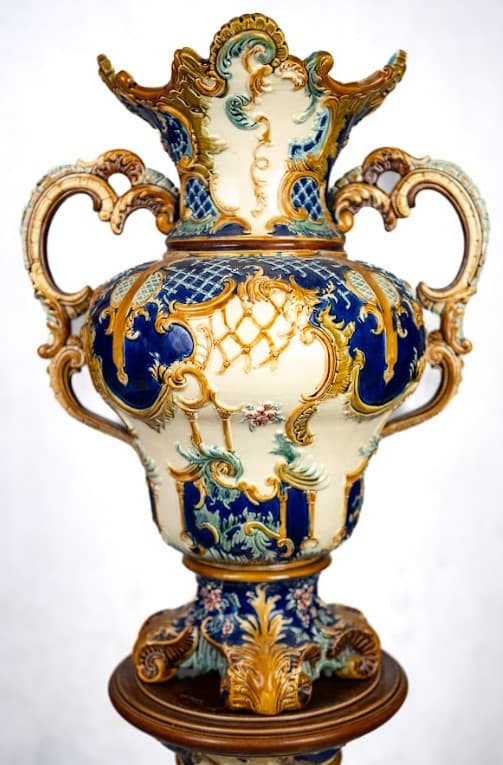 Eichwald majolika virágtartó, tartó konzollal