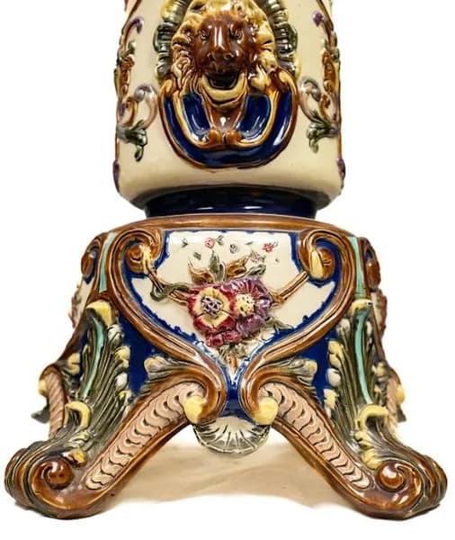 Eichwald majolica wall planter with bracket