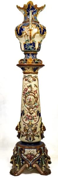 Eichwald majolica wall planter with bracket