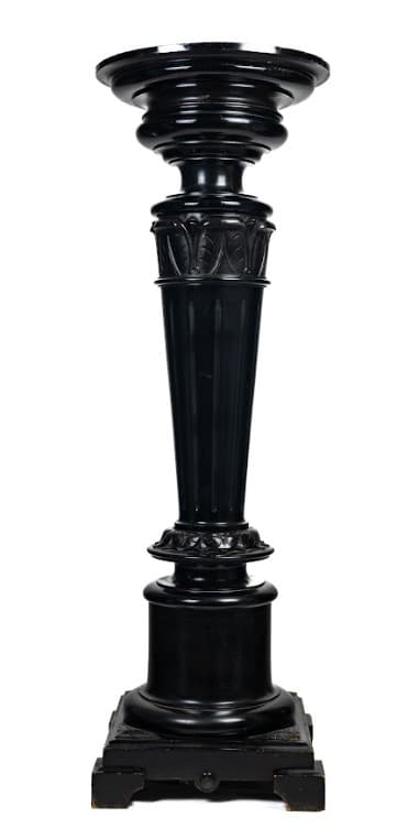 Fekete fa posztamens