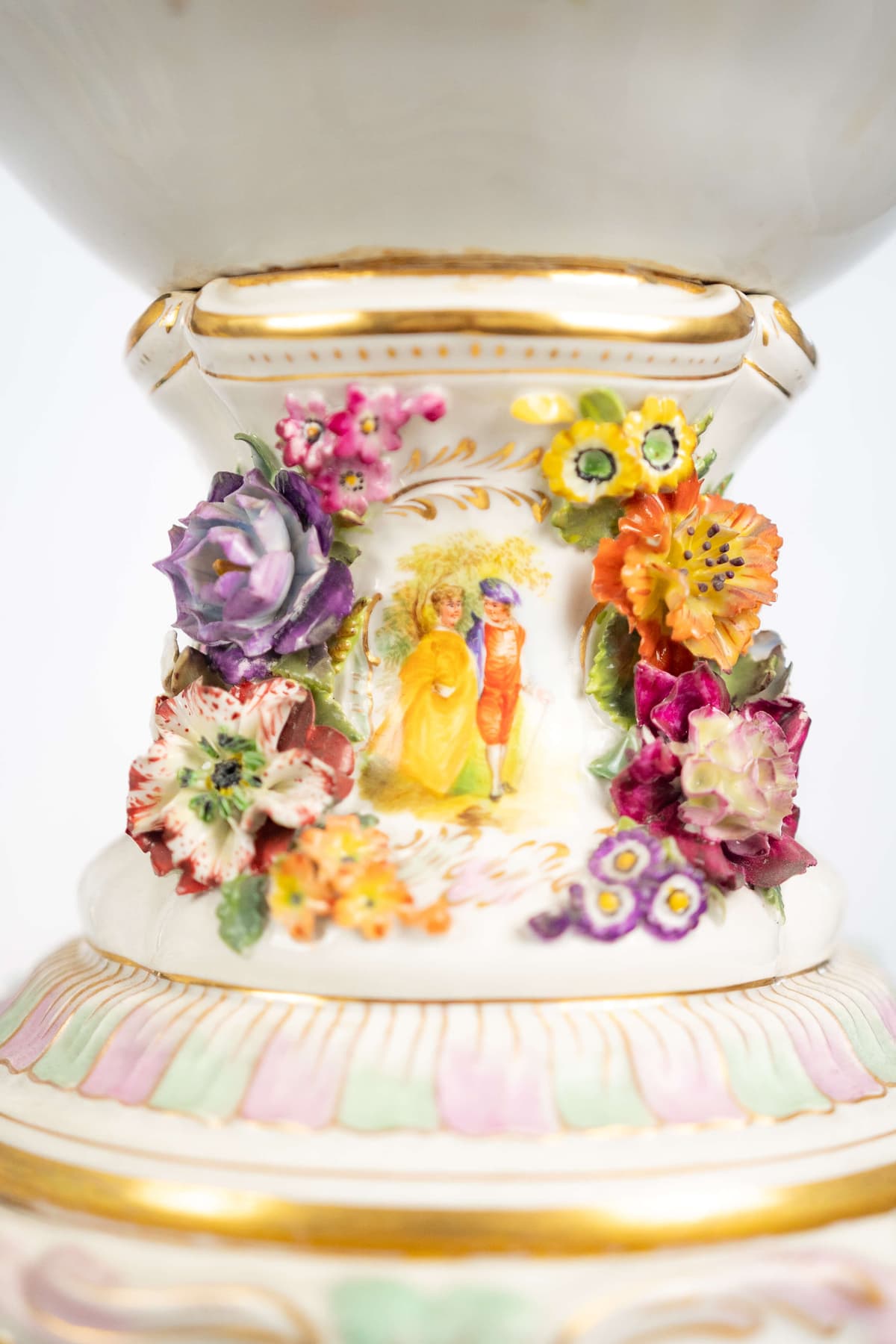 Dresden porcelán váza pár, kézi festés, zsáner kép 19.század