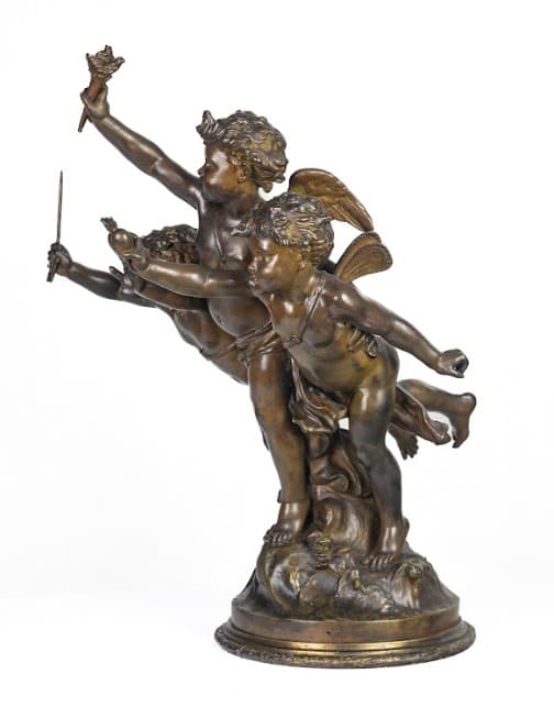 „Amours Vainqueurs” bronz patinás fém ötvözet szobor