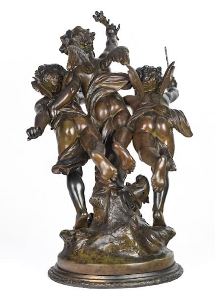 „Amours Vainqueurs” bronz patinás fém ötvözet szobor