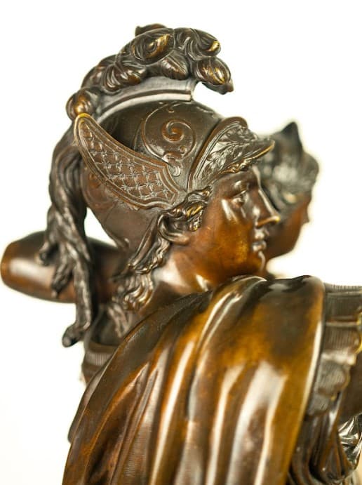 'Aeneas és Dido' bronz szobor