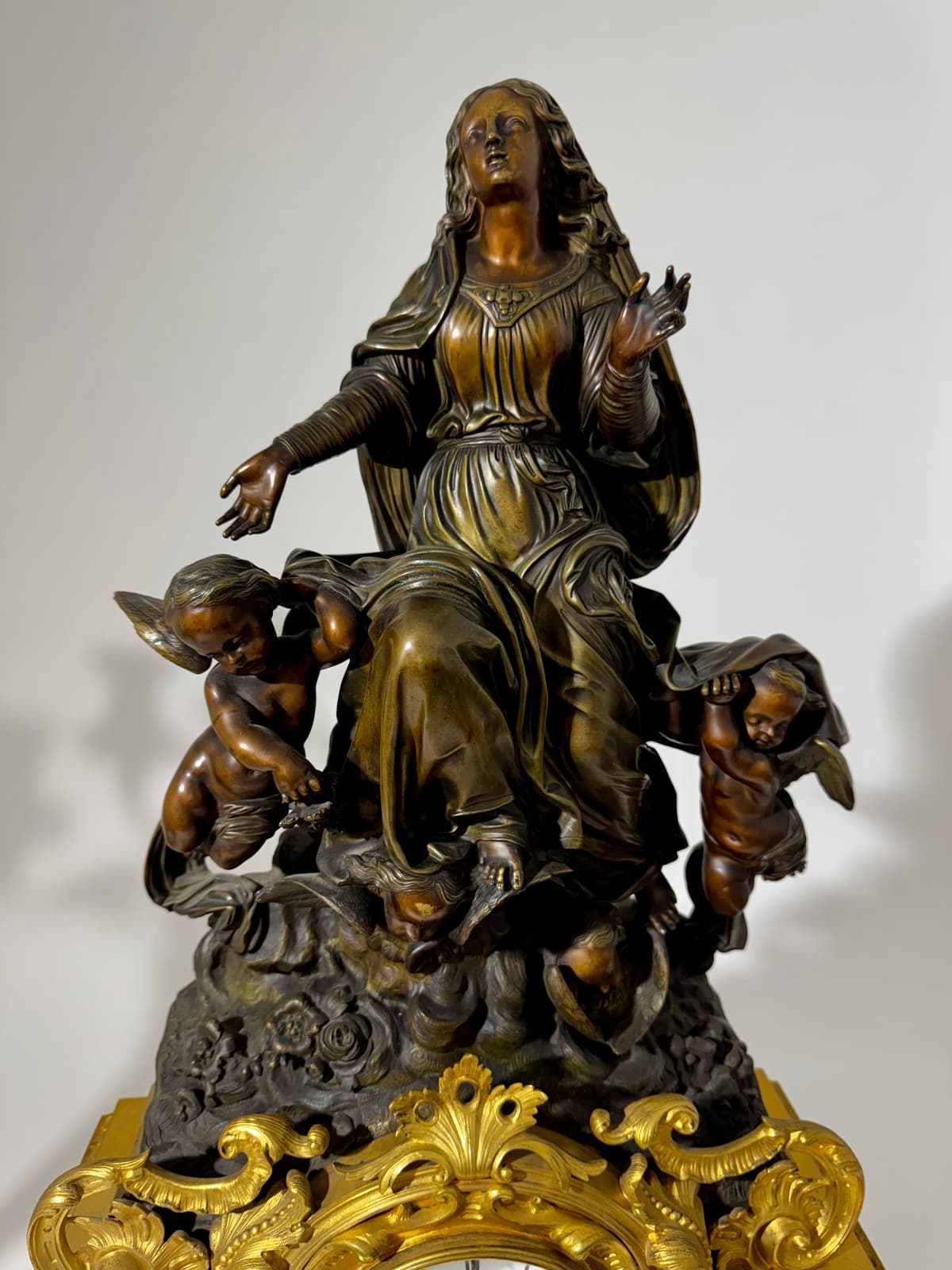 Három részes francia kandalló óra kandelláber párral